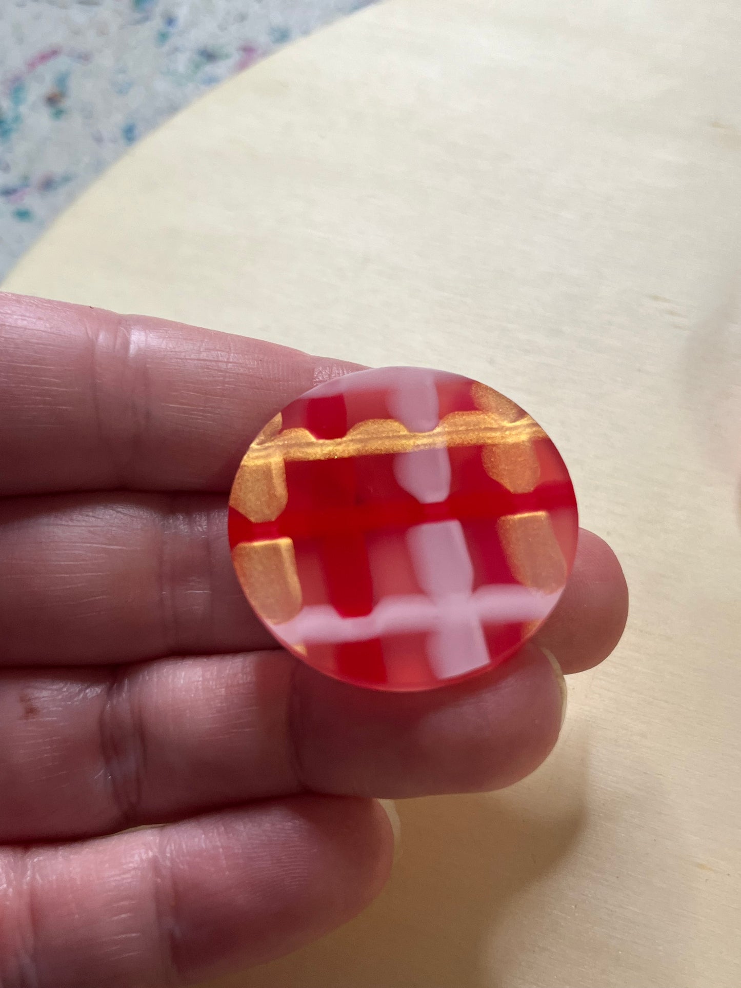 Red & Pink , Metallic gold plaid studs 3.5cms